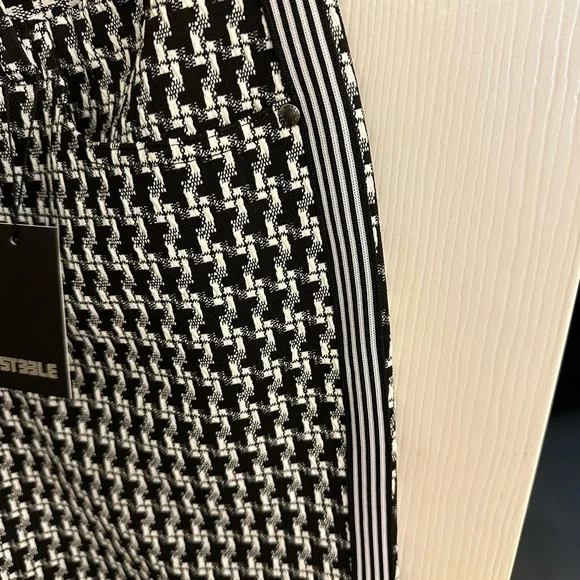 Men’s ST33LE Black and White mini check shorts - Picture 3 of 5